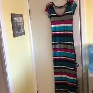 Women’s striped maxi dress (never worn)